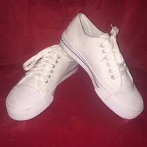 OLD NAVY CANVAS LADIES TENNIS SHOES